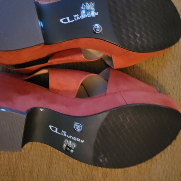 CHINESE LAUNDRY Platform sandal 9 - Picture 3 of 3